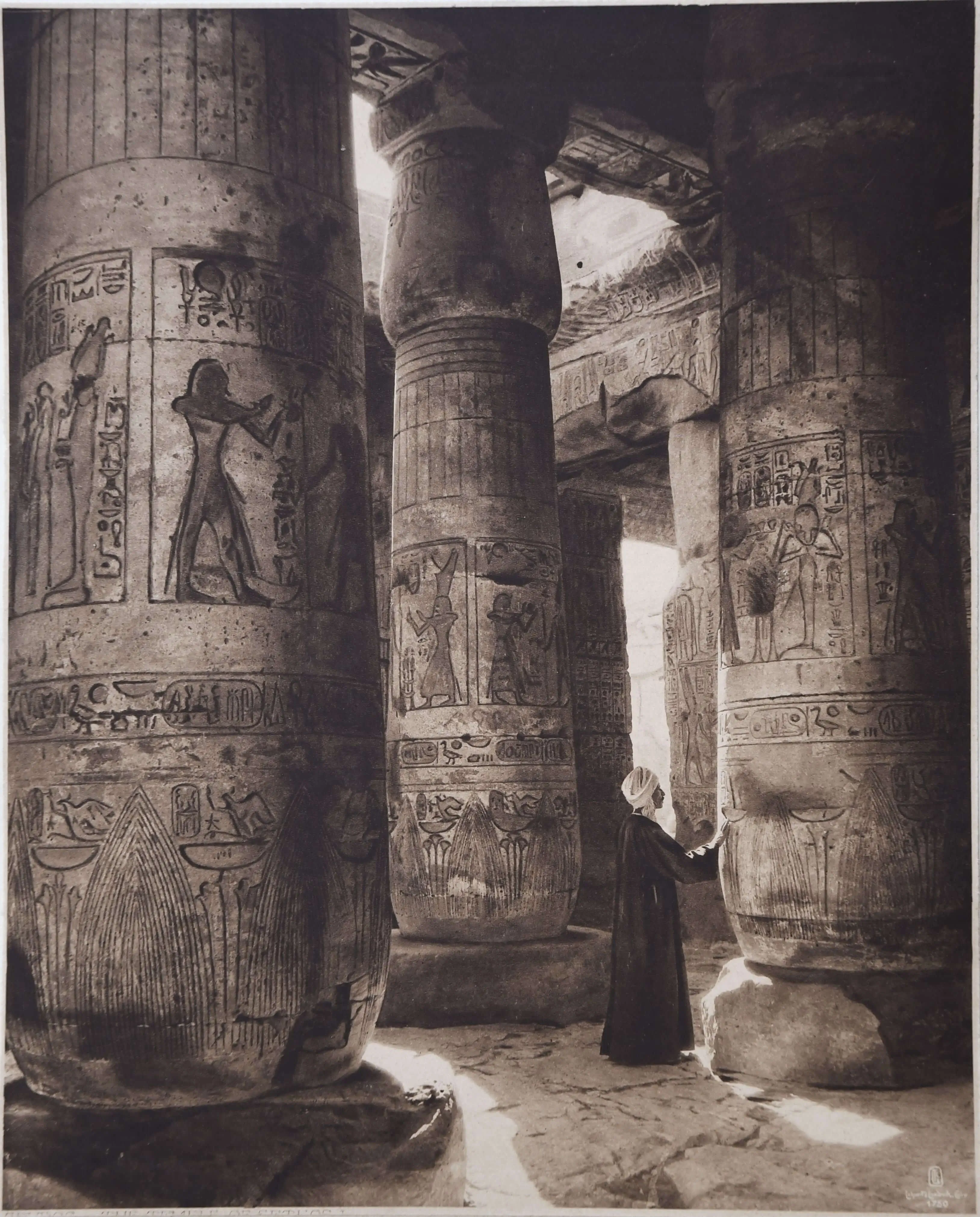 EG-194 Pillars at Abydos Temple